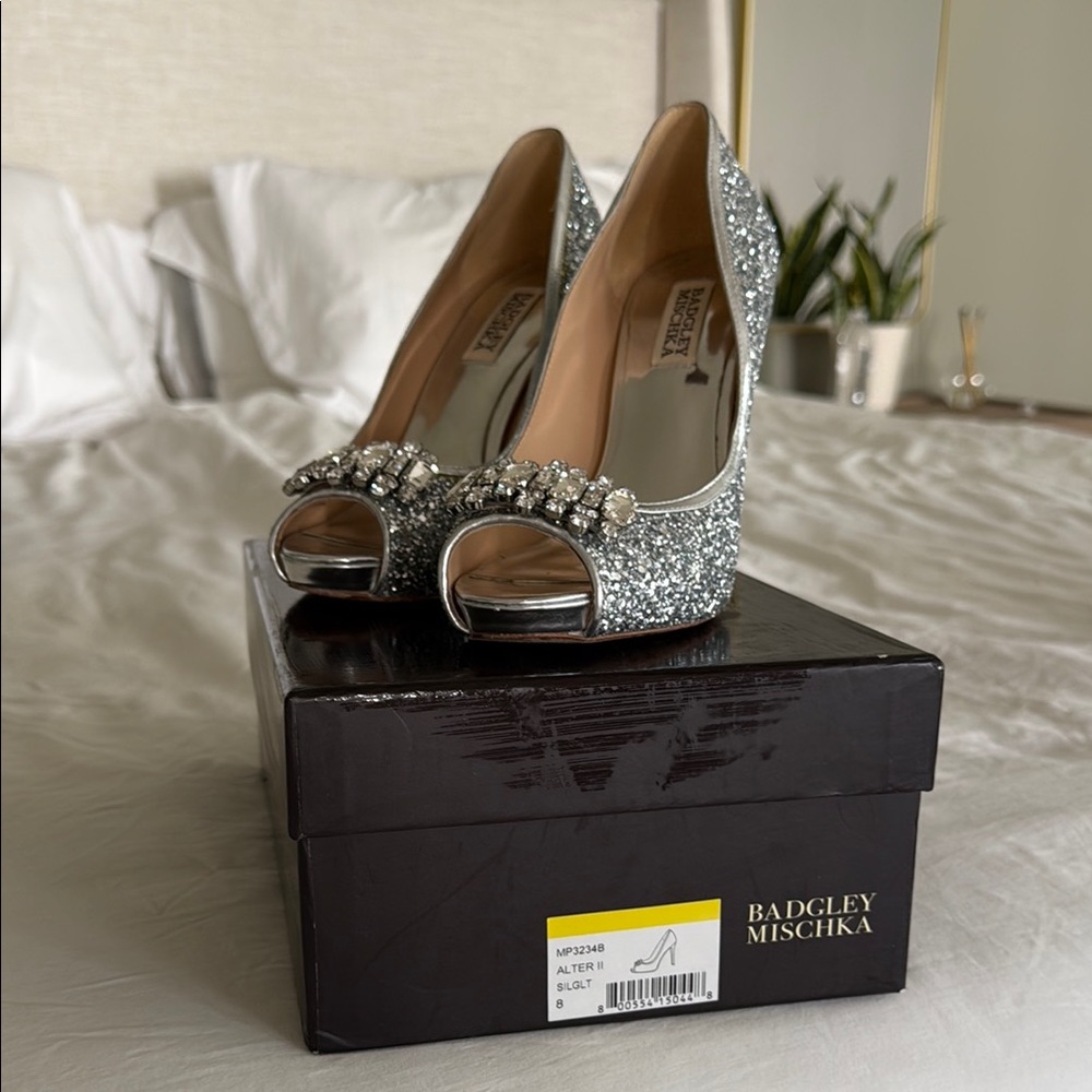 Badgley Mischka Silver Glitter Heels with Decorative Buckle